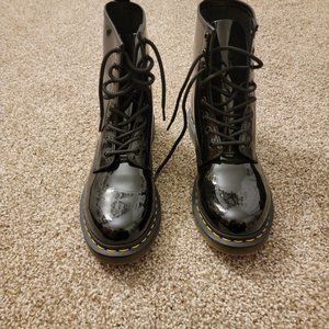Doc Martens Women's Patent Leather Lace Up Boots Size 9